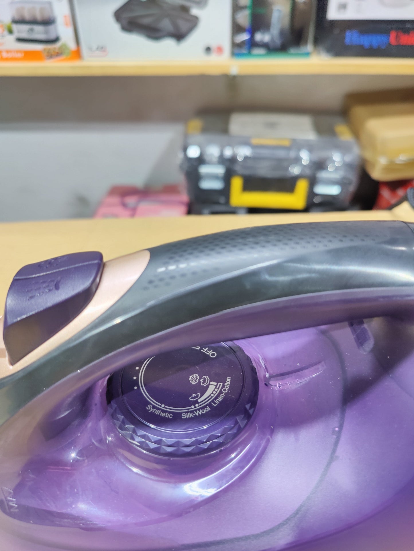 Kolax Steam Iron