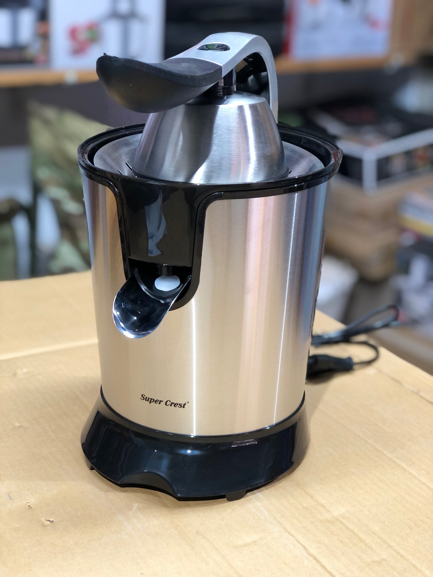 SUPER CREST Citrus Juicer 8061