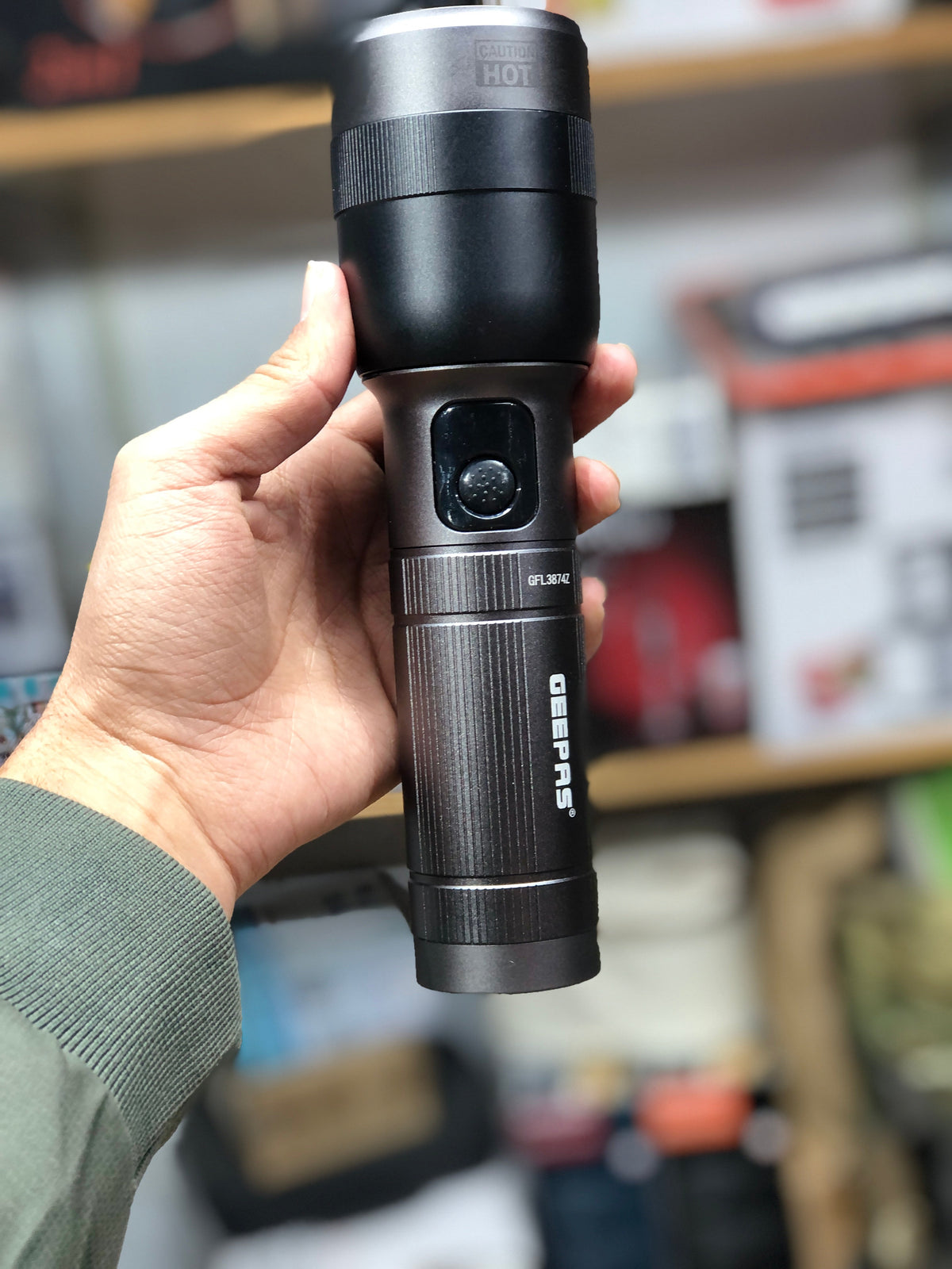 Geepas Digital Zoomable LED Flashlight- GFL3874Z