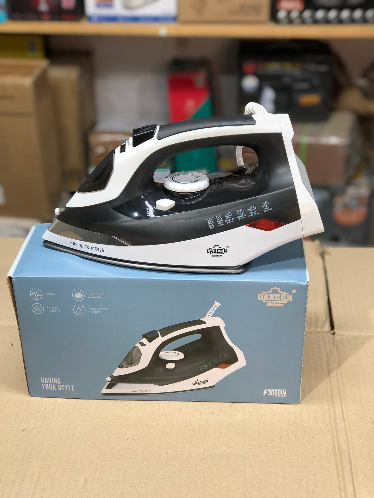 UAKEEN Electric Steam Iron Zl-815